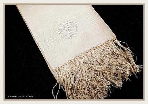 asciugamani antichi e d'epoca - con frangia e monogramma - la camelia collezioni